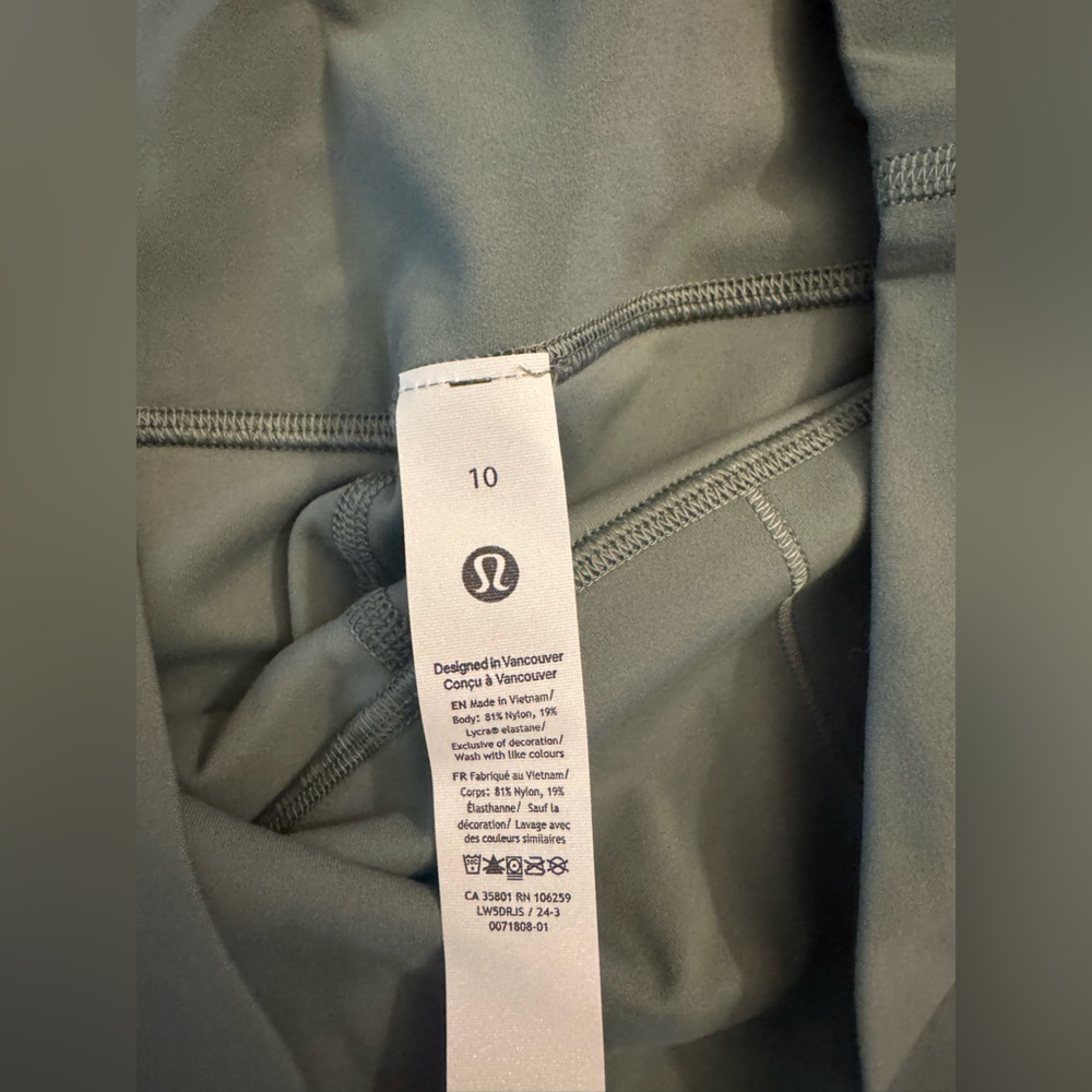 New Lululemon Align high rise pant 25” Light Green. Grey Eucalyptus.Size 10. - Picture 5 of 9